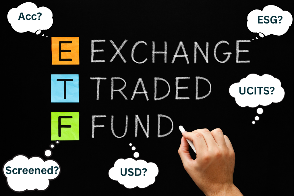 ETF auf eine Tafel geschrieben mit ausgeschriebenen Namensbestandteilen